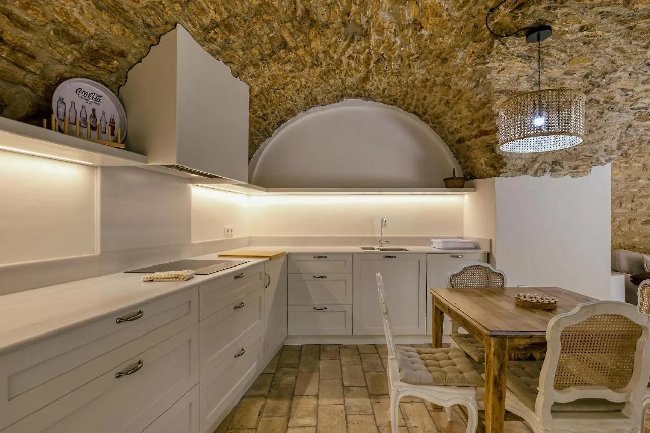 Apartamento En El Centro Begur Spain